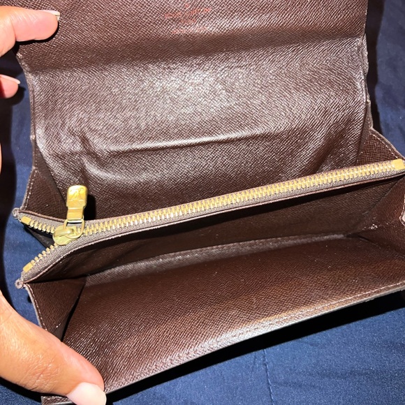 Authentic Vintage Wallet - Picture 6 of 10